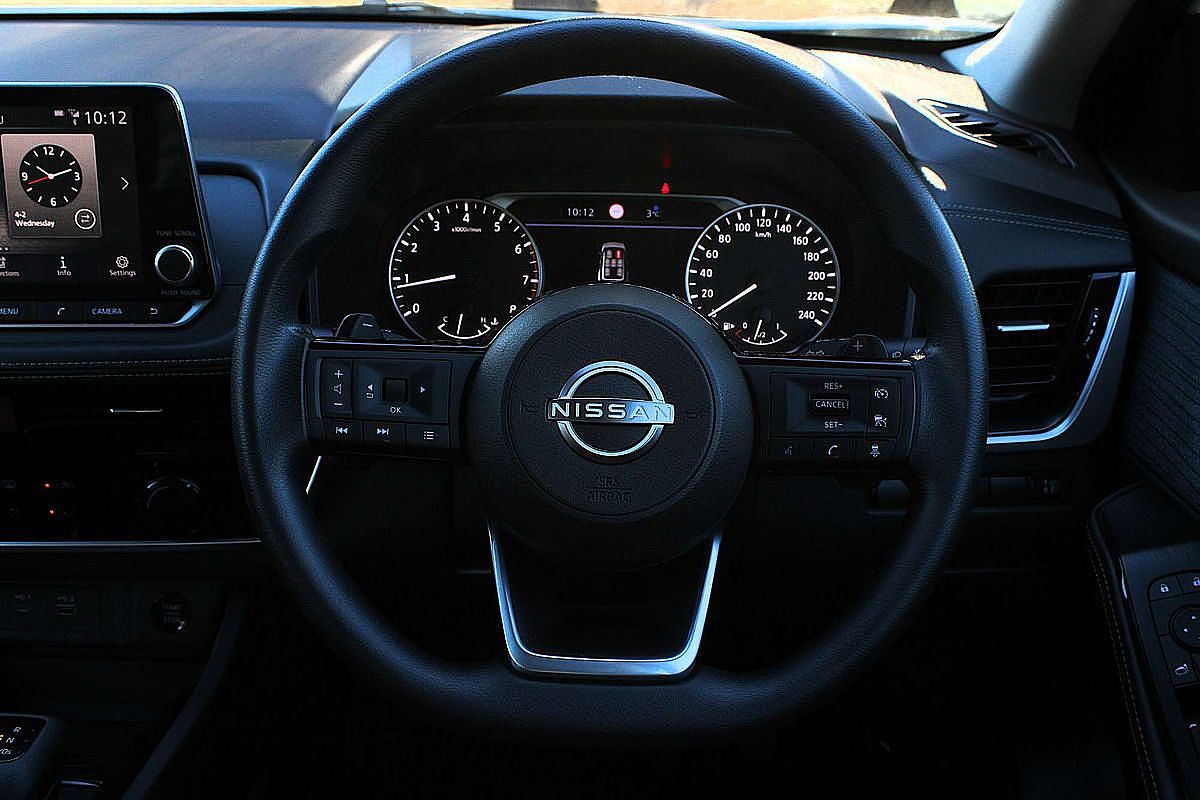 2025 Nissan X-TRAIL ST T33