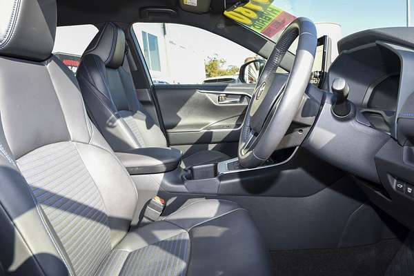 2024 Toyota RAV4 XSE AXAH54R thumb-9