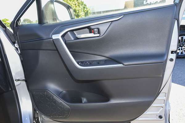 2024 Toyota RAV4 XSE AXAH54R thumb-15