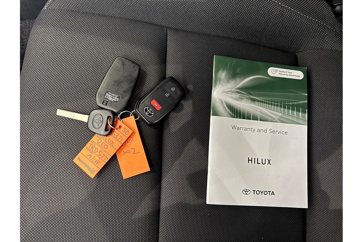 2025 Toyota Hilux SR5 48V GUN227R 4X4