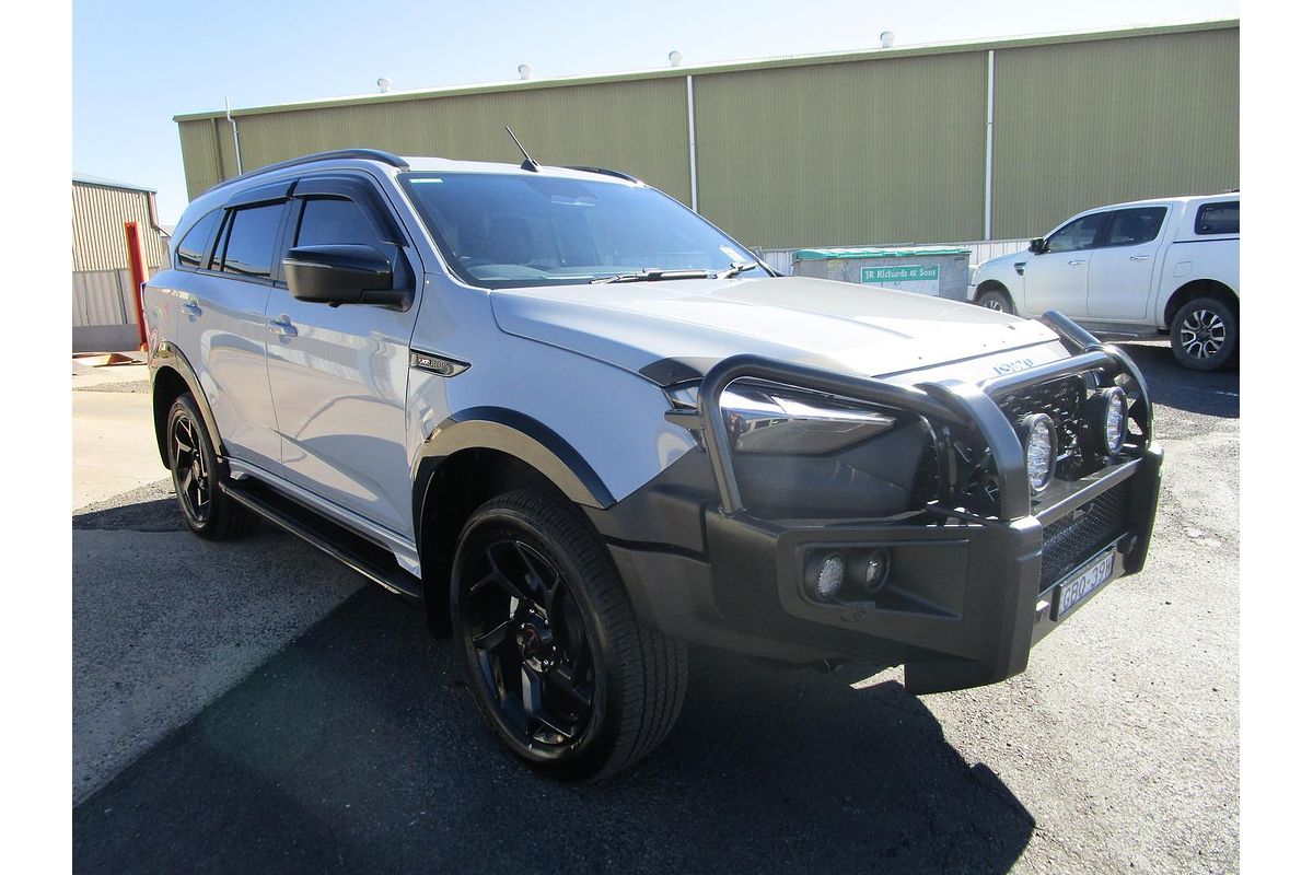 2026 Isuzu MU-X X-TERRAIN