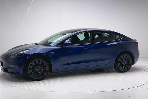 2022 Tesla Model 3 Performance thumb-3