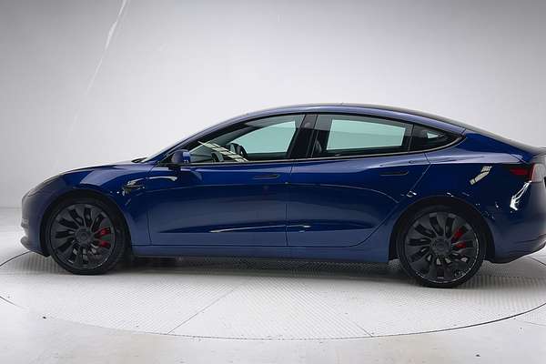 2022 Tesla Model 3 Performance thumb-4