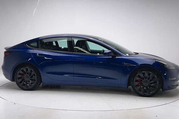 2022 Tesla Model 3 Performance thumb-8