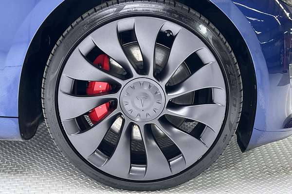 2022 Tesla Model 3 Performance thumb-10