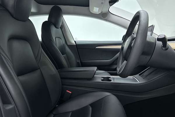 2022 Tesla Model 3 Performance thumb-13