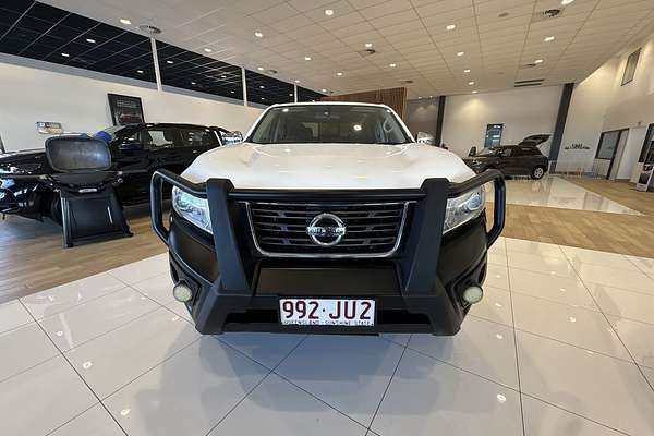 2017 Nissan Navara ST D23 Series 2 4X4 thumb-2