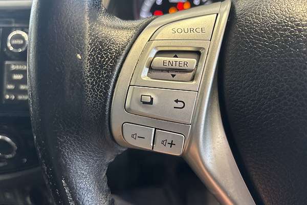 2017 Nissan Navara ST D23 Series 2 4X4 thumb-21