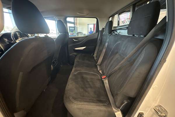 2017 Nissan Navara ST D23 Series 2 4X4 thumb-31