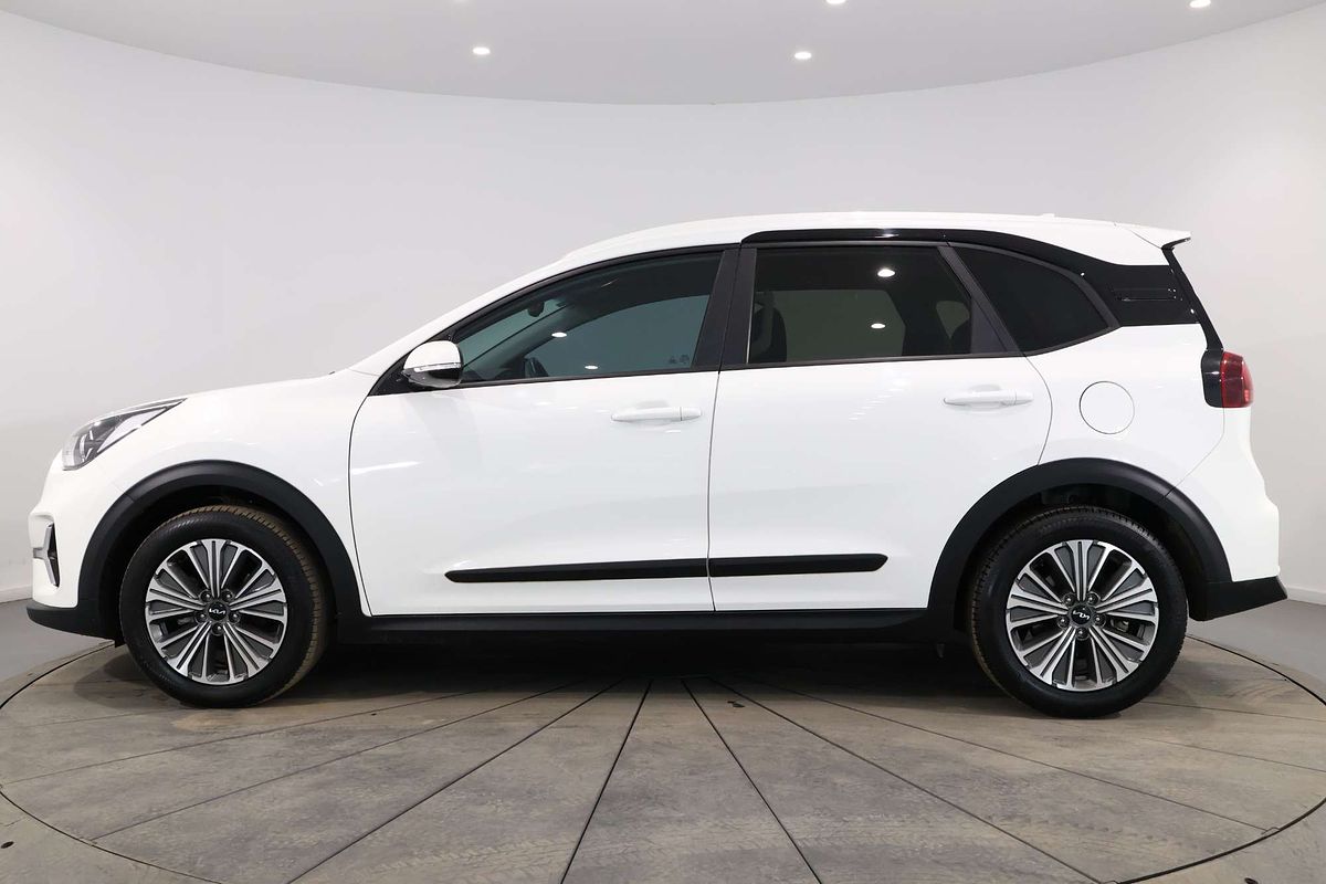 2022 Kia Niro Hybrid S DE