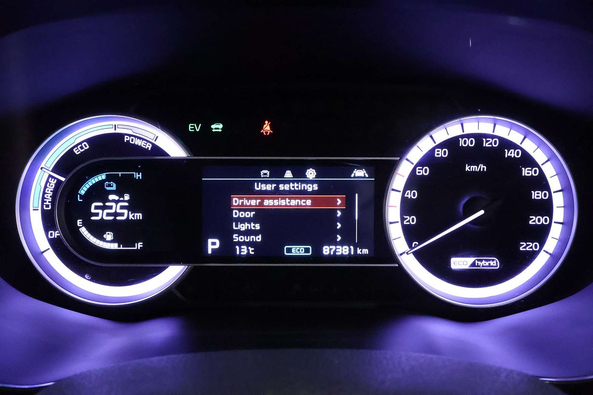 2022 Kia Niro Hybrid S DE