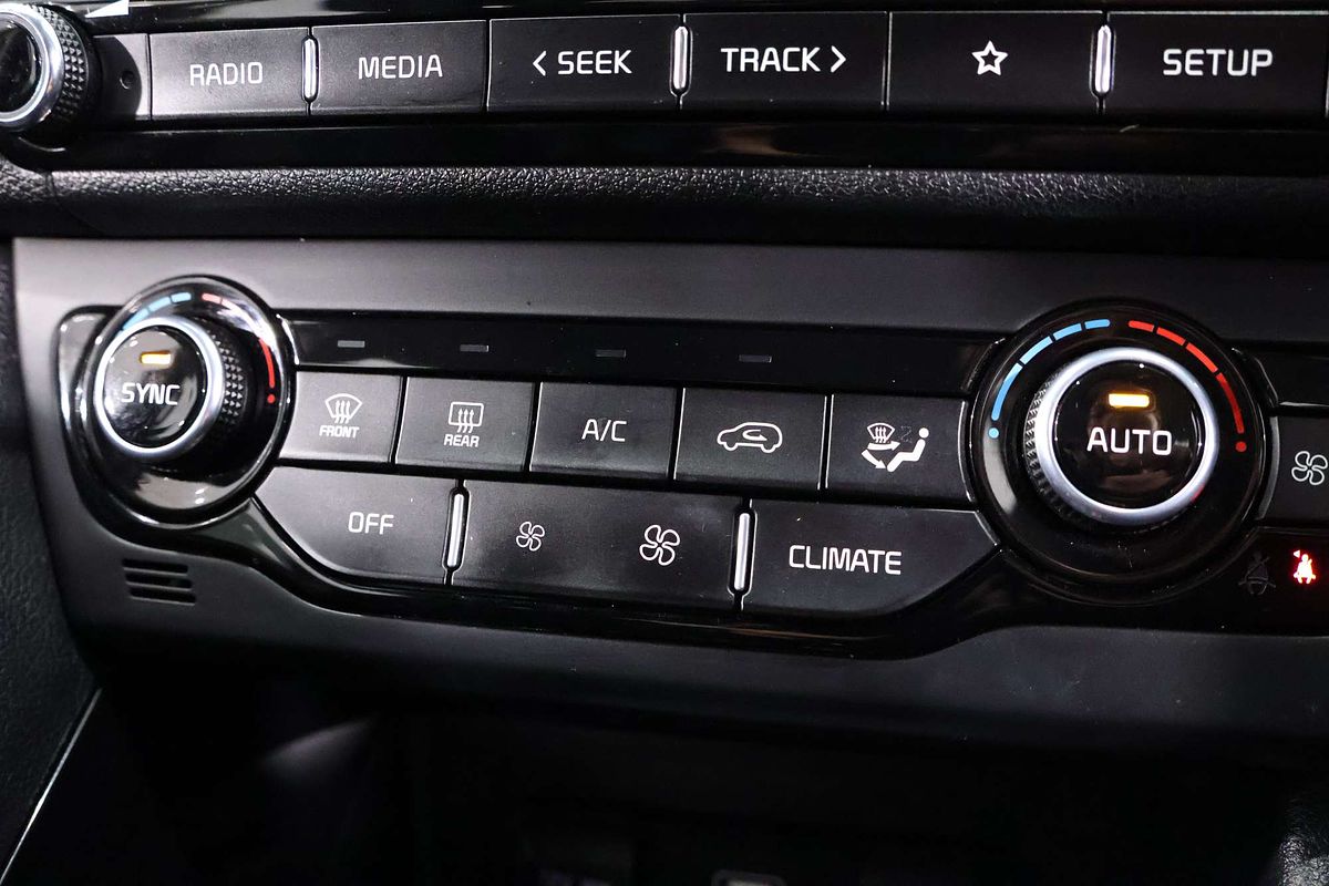 2022 Kia Niro Hybrid S DE