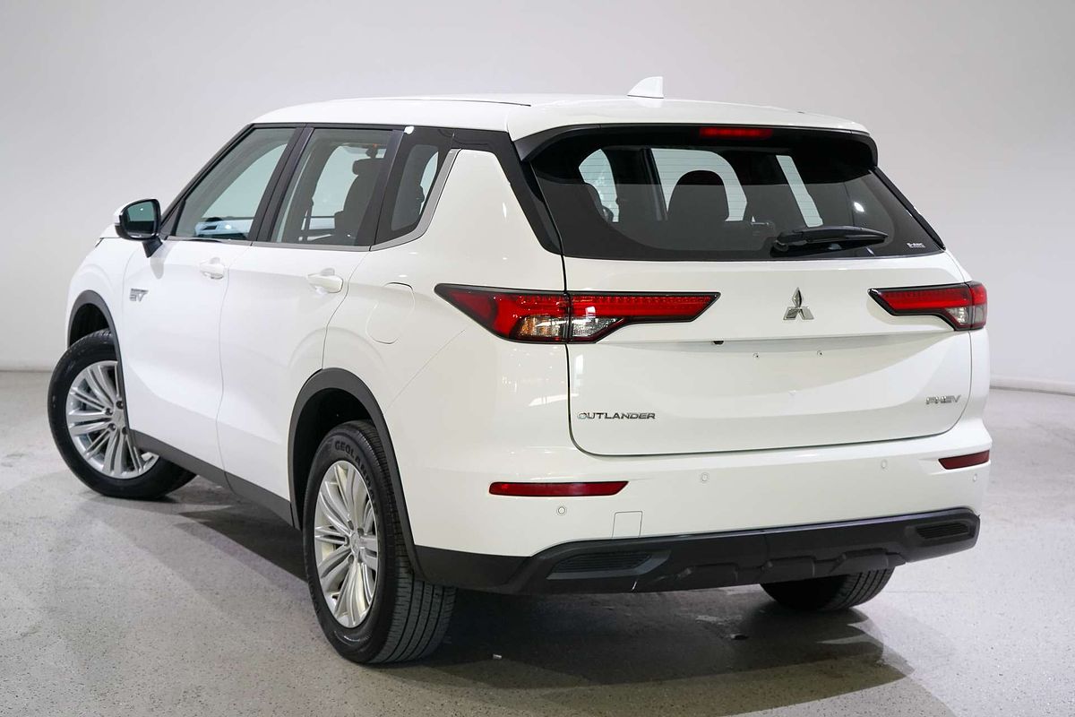 2023 Mitsubishi Outlander PHEV ES ZM