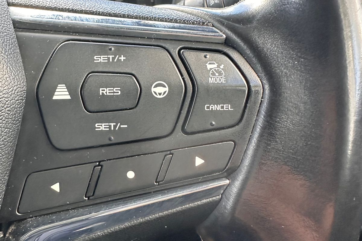 2021 Isuzu MU-X LS-U image 16