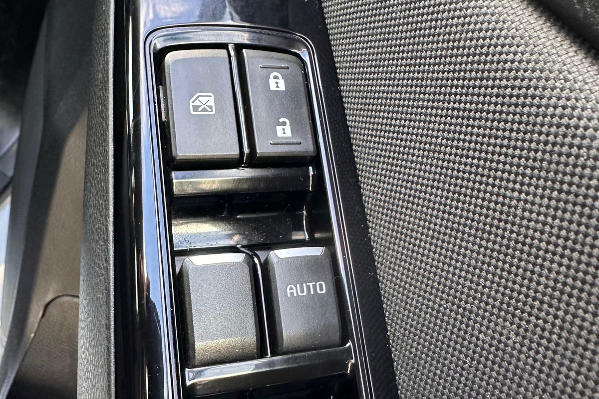 2021 Isuzu MU-X LS-U image 21