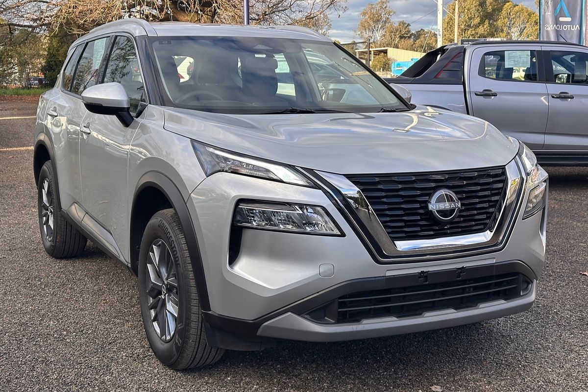 2025 Nissan X-TRAIL ST T33
