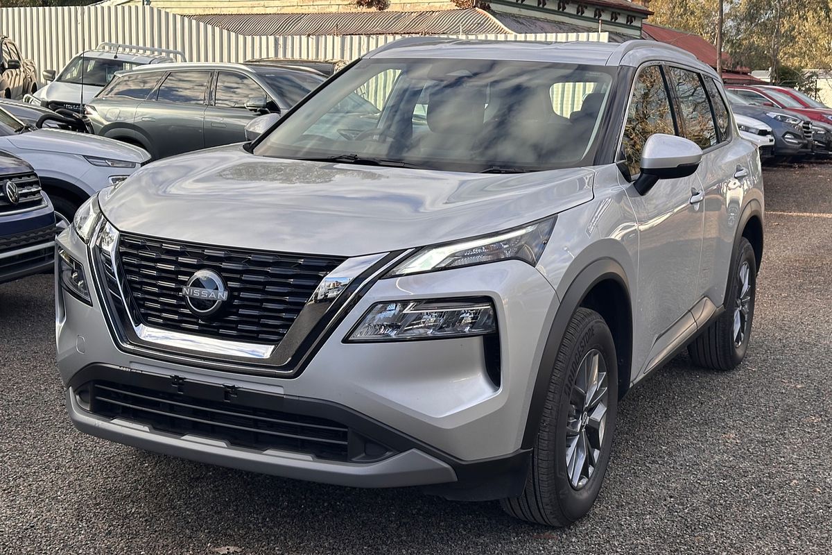 2025 Nissan X-TRAIL ST T33