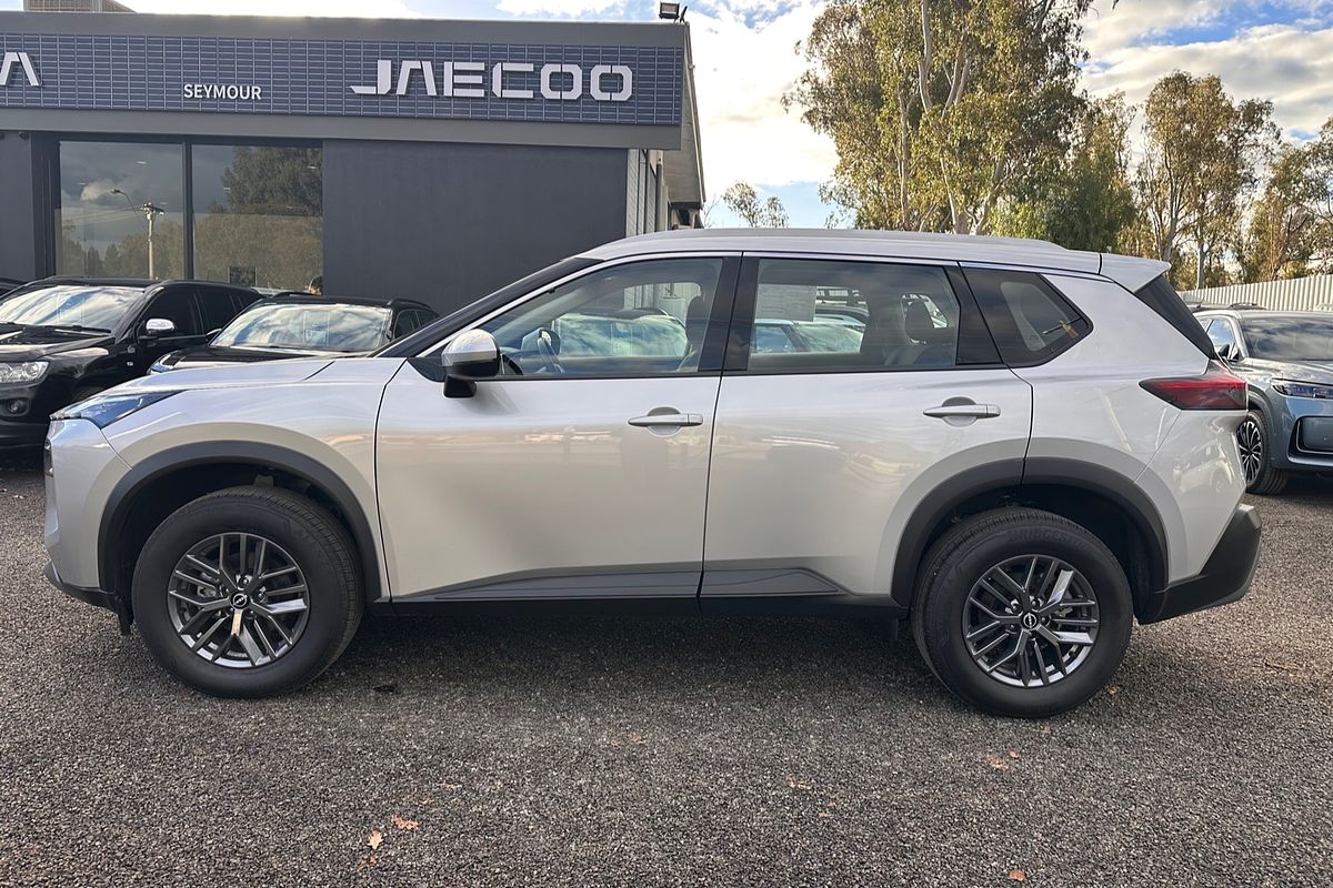 2025 Nissan X-TRAIL ST T33