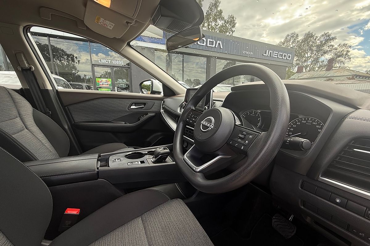 2025 Nissan X-TRAIL ST T33