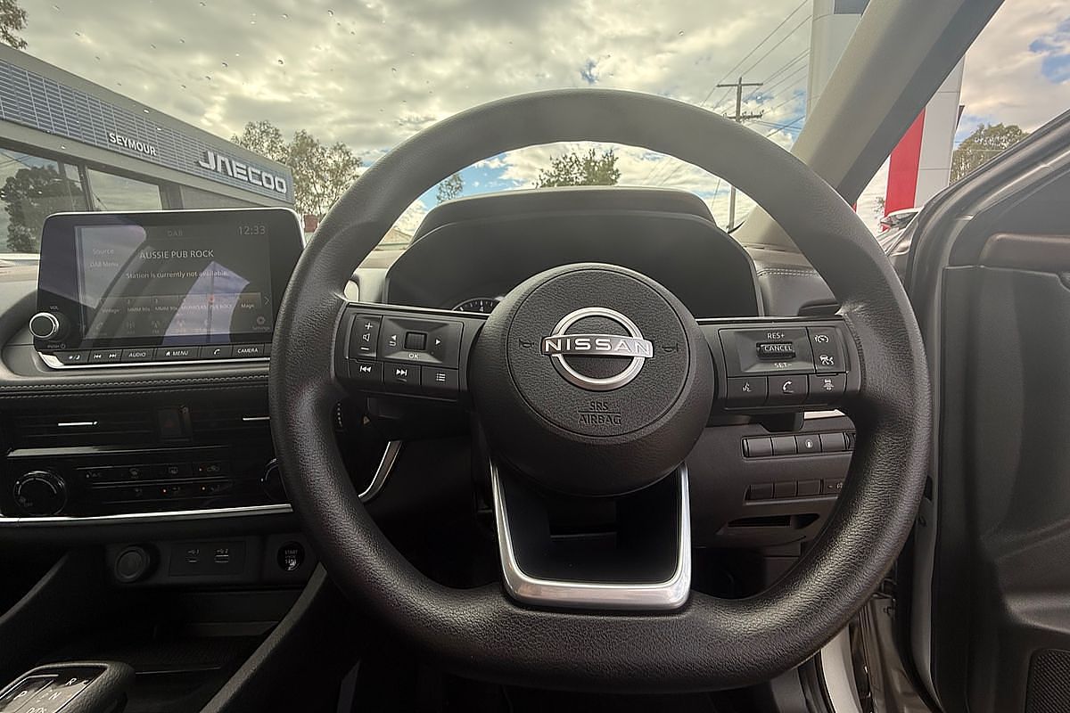2025 Nissan X-TRAIL ST T33