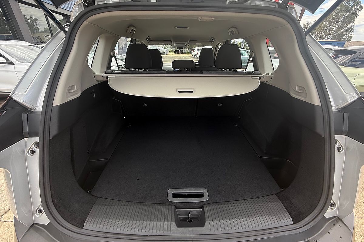 2025 Nissan X-TRAIL ST T33