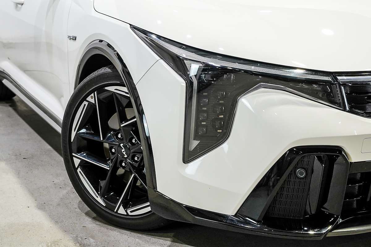 2025 Kia K4 GT-Line CL4m