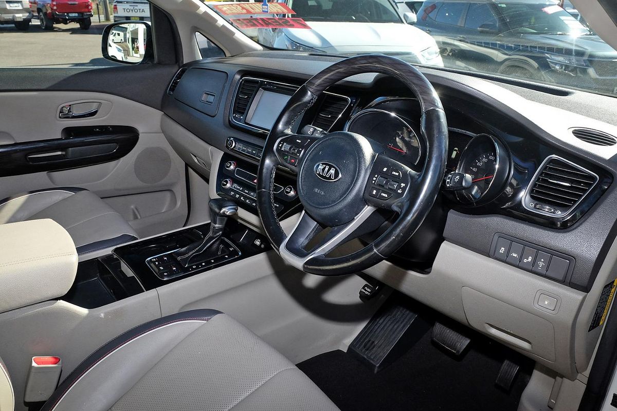 2017 Kia Carnival Platinum YP