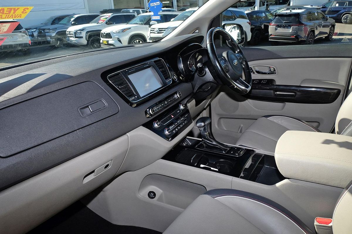 2017 Kia Carnival Platinum YP