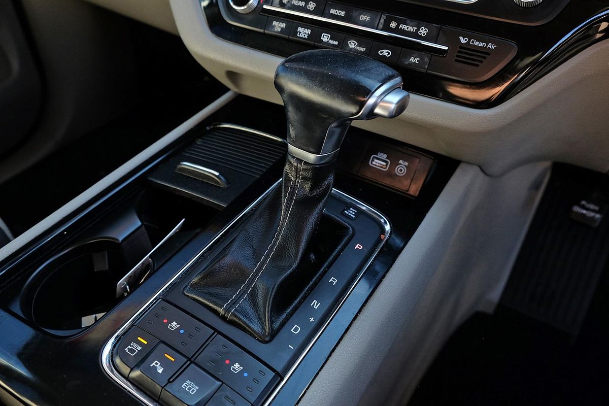 2017 Kia Carnival Platinum YP