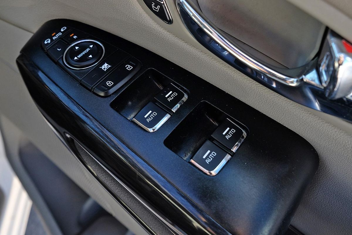 2017 Kia Carnival Platinum YP