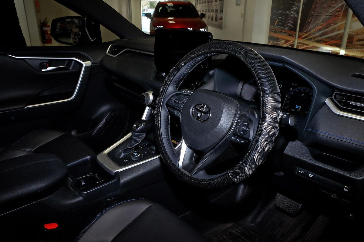 2024 Toyota RAV4 XSE AXAH54R image 7
