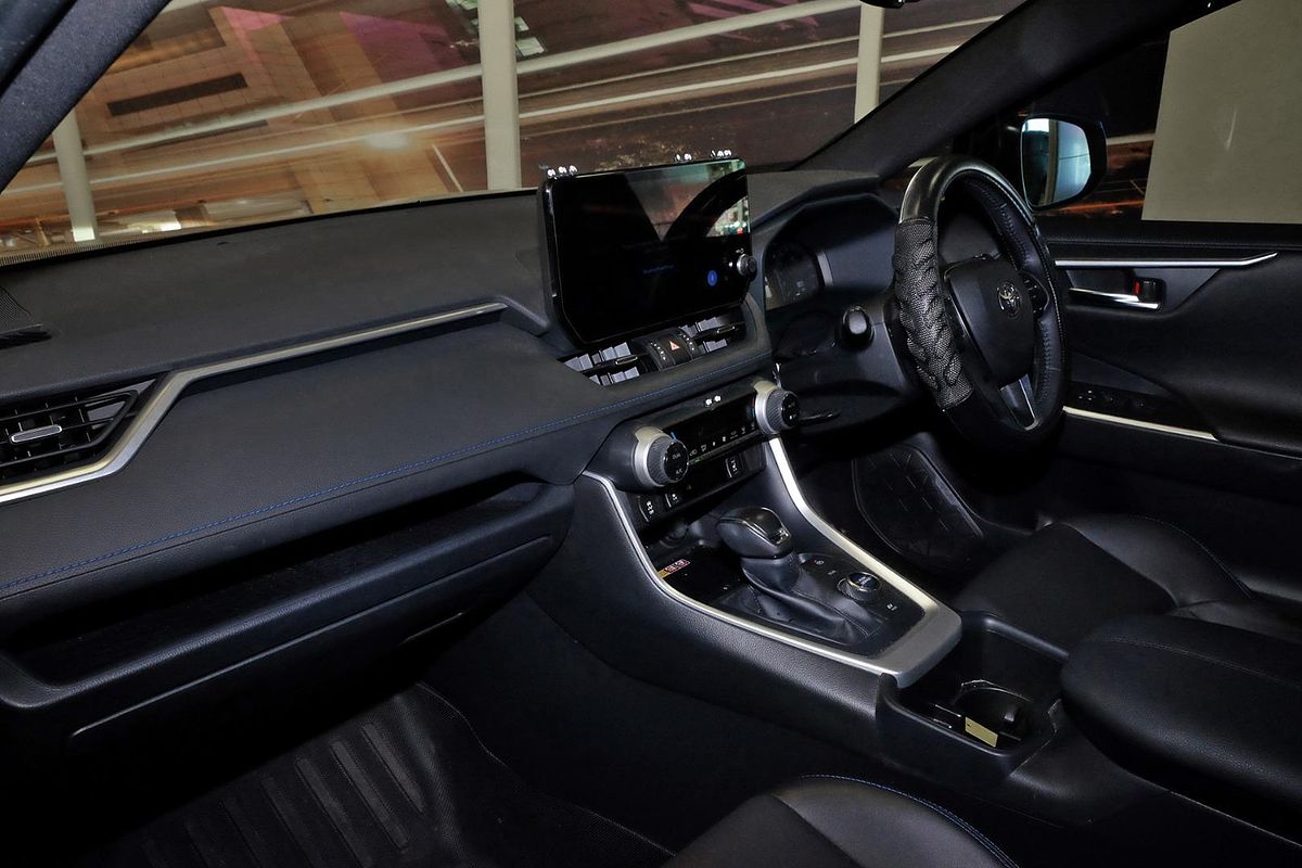 2024 Toyota RAV4 XSE AXAH54R image 9