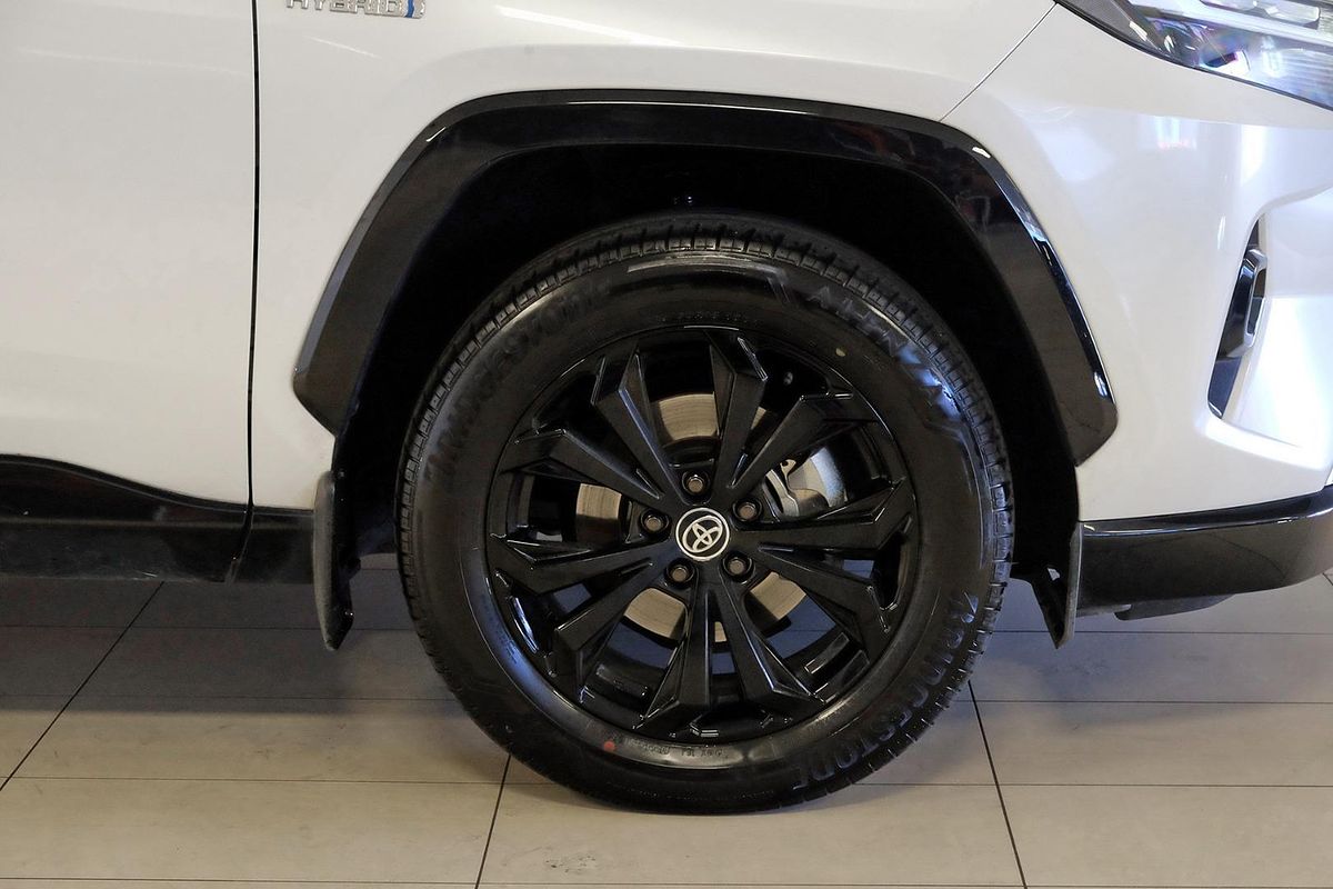 2024 Toyota RAV4 XSE AXAH54R image 19