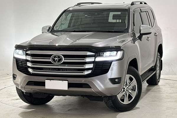 2024 Toyota Landcruiser Sahara FJA300R