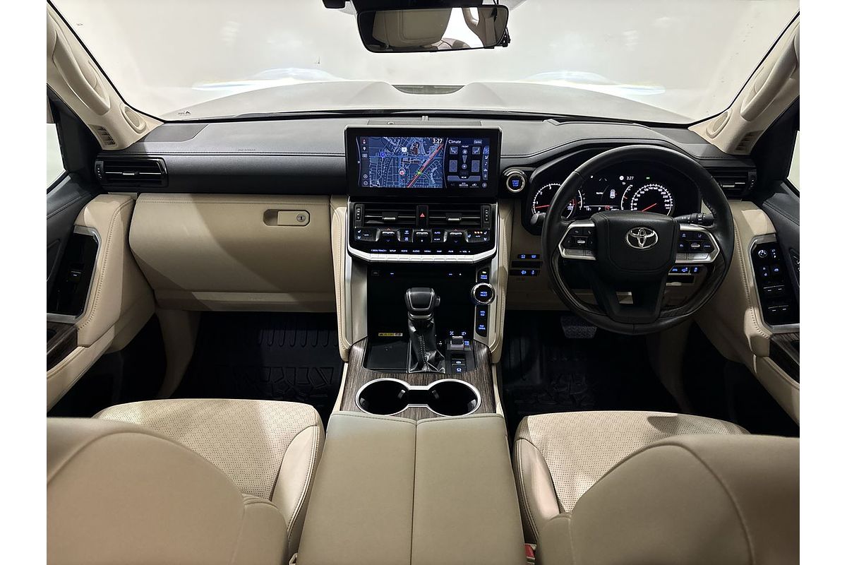 2024 Toyota Landcruiser Sahara FJA300R