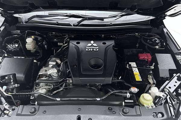 2022 Mitsubishi Triton GSR MR 4X4 thumb-10