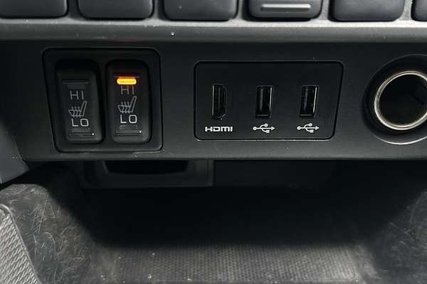 2022 Mitsubishi Triton GSR MR 4X4 thumb-17