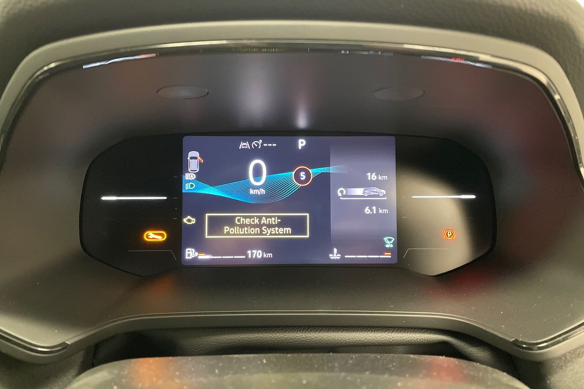 2025 Mitsubishi XE