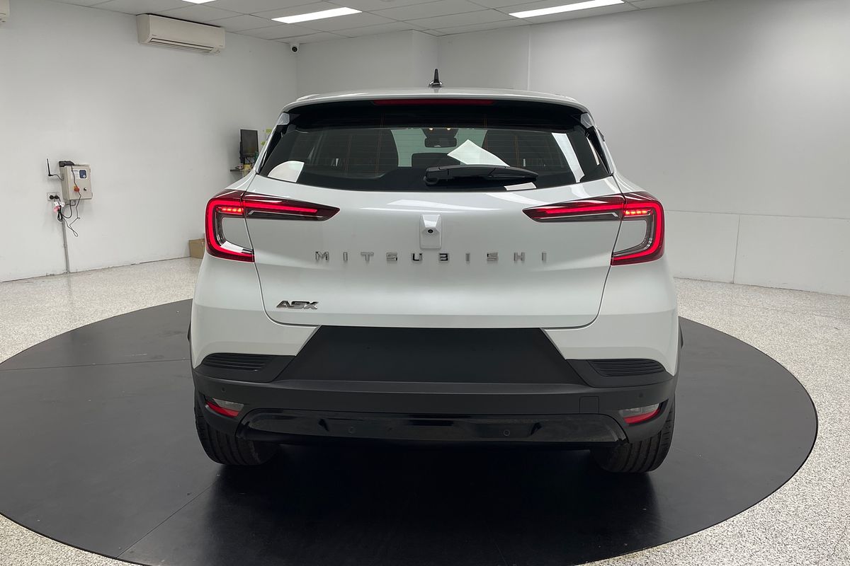 2025 Mitsubishi XE