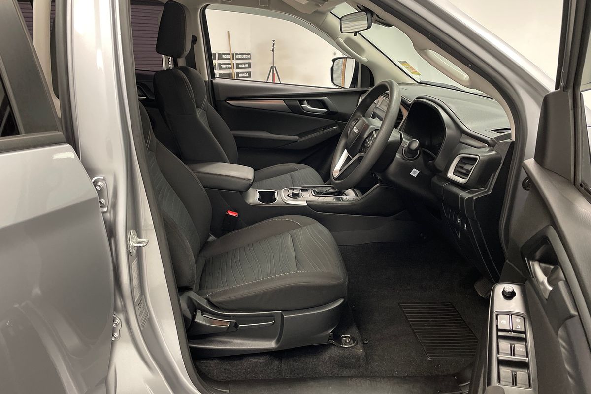 2023 Isuzu MU-X LS-M