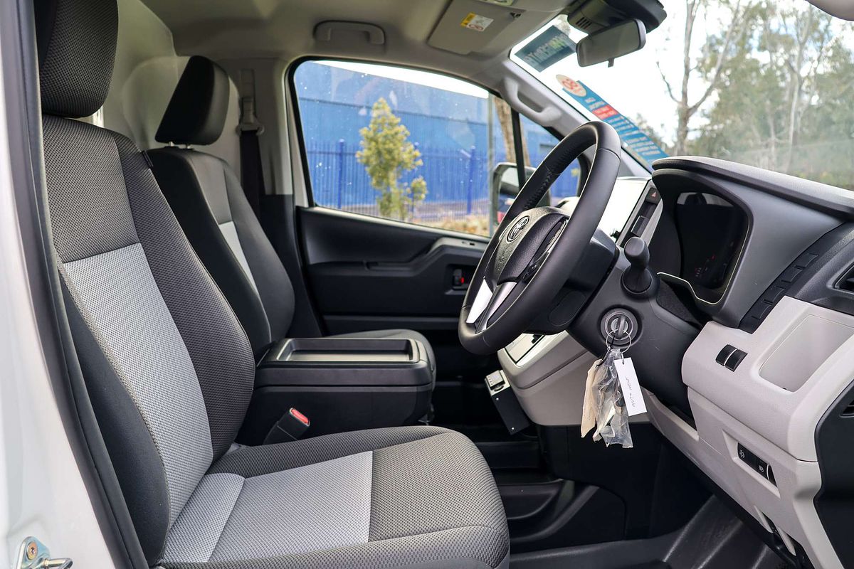 2026 Toyota Hiace -20C Refrigerated Standby GDH300R LWB image 22