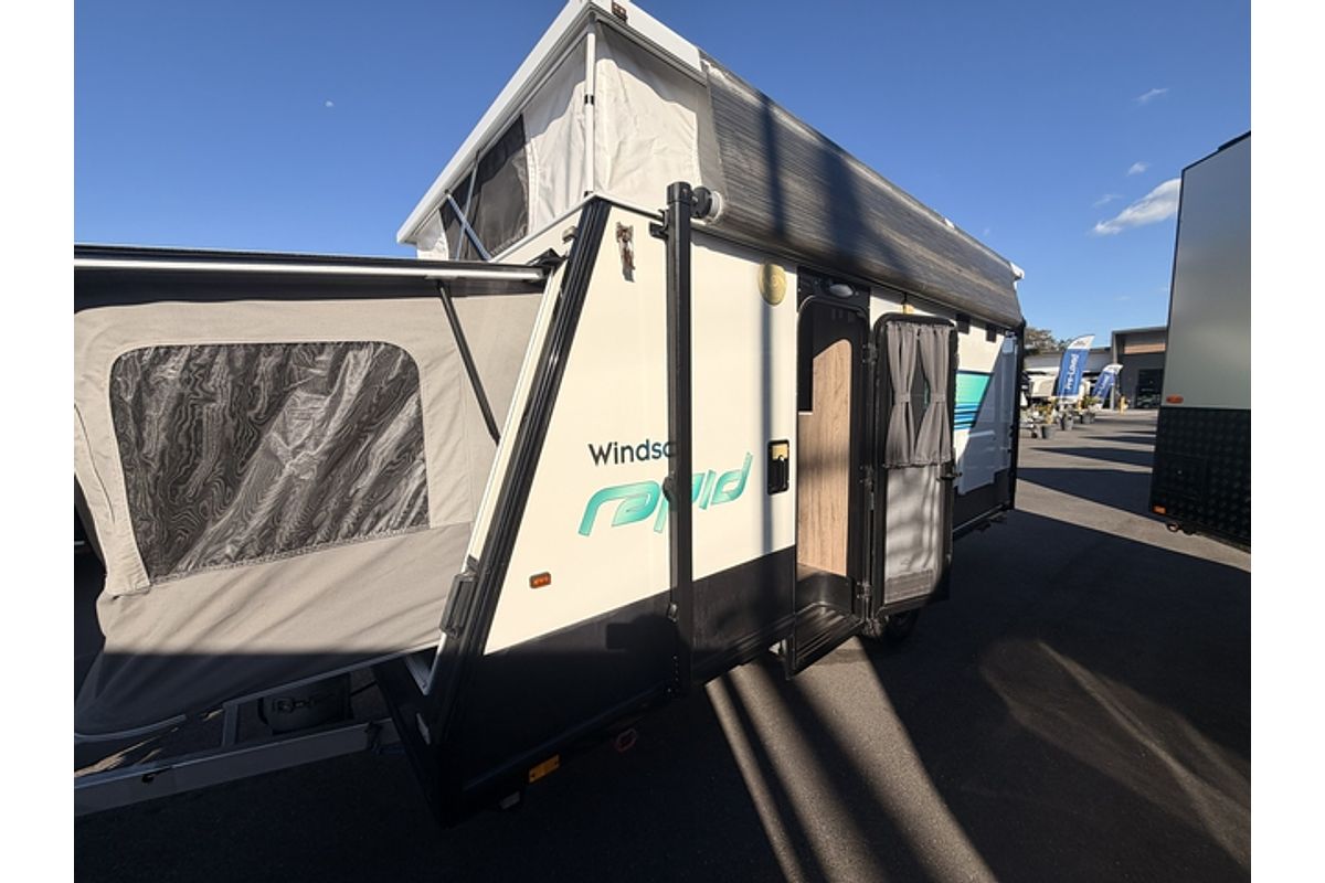 2017 Windsor RAPID 5.4m (18ft) RAL549