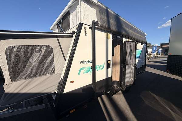 2017 Windsor RAPID 5.4m (18ft) RAL549