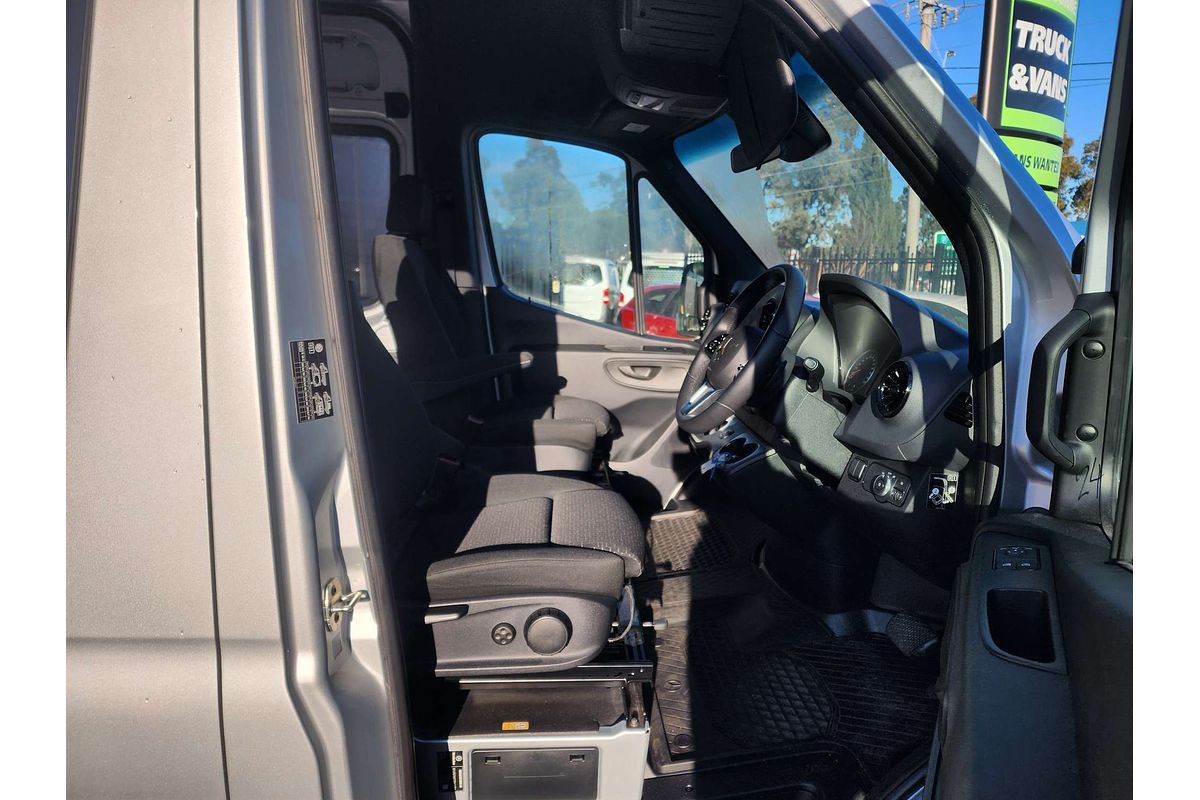 2023 Mercedes-Benz Sprinter 517CDI VS30 ELWB High Roof image 14