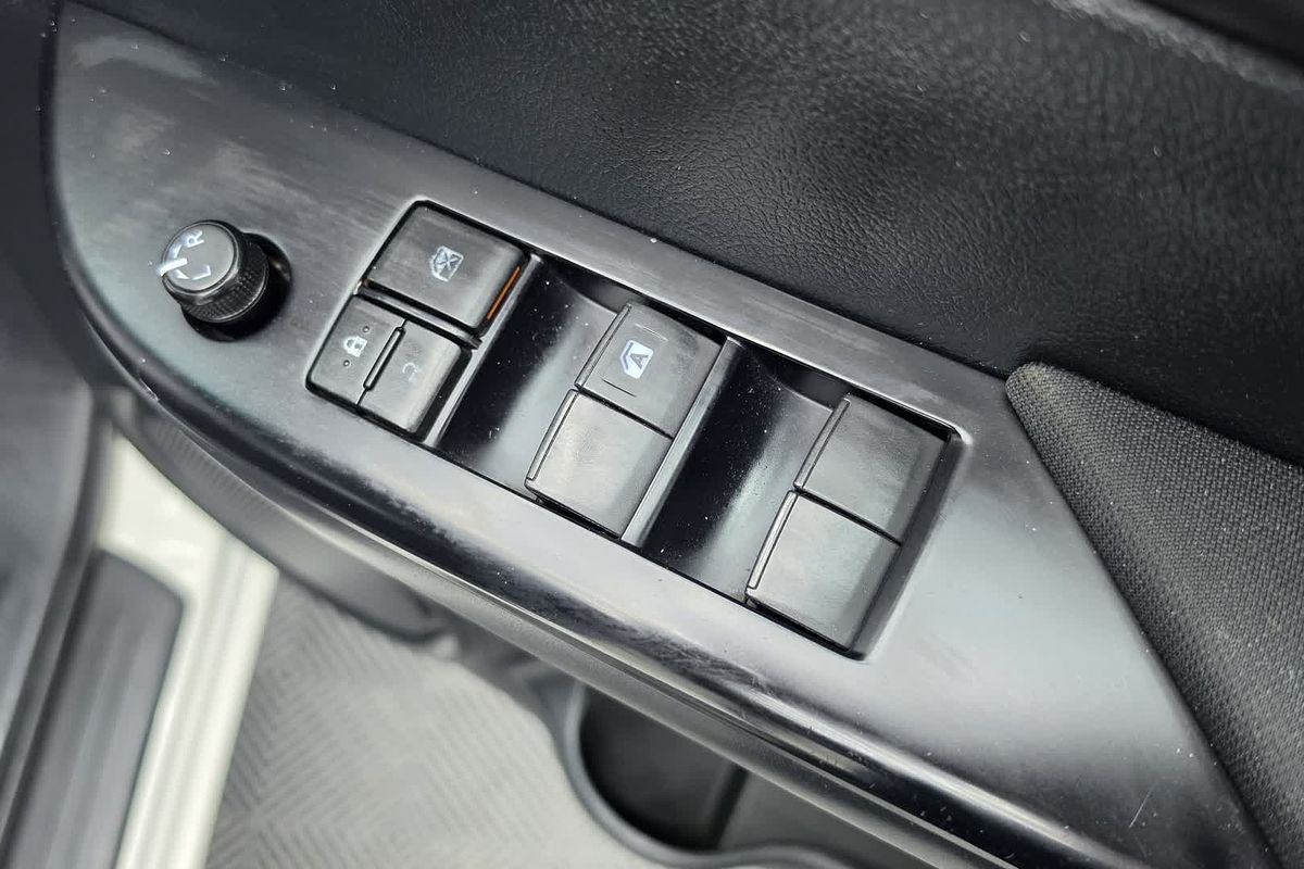 2020 Toyota Hilux SR GUN126R 4X4