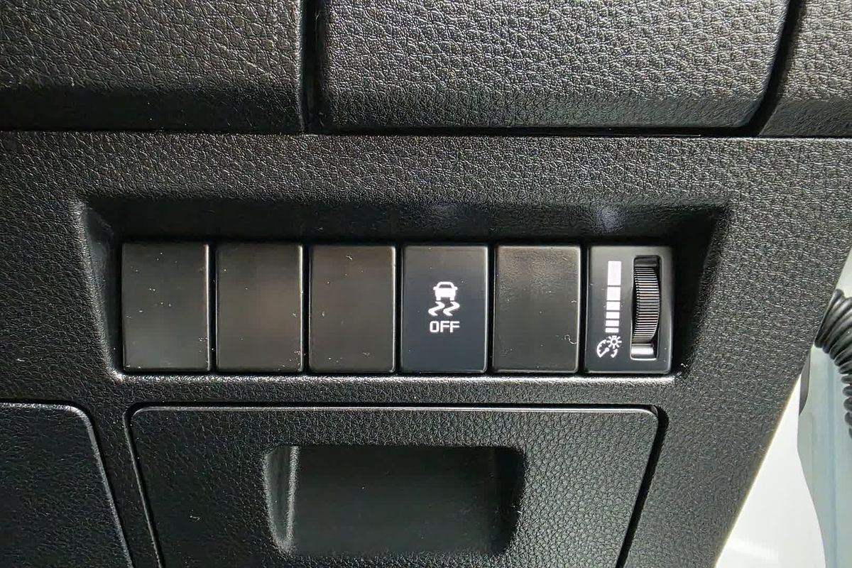 2022 Isuzu D-MAX SX High Ride Rear Wheel Drive