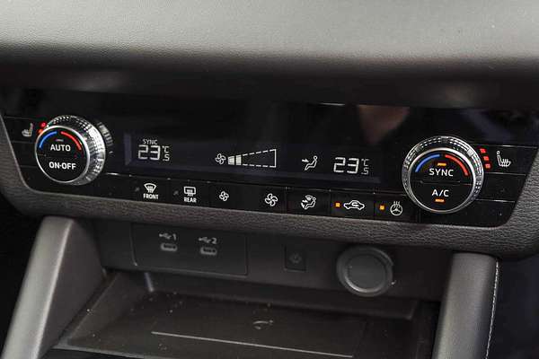 2025 Mitsubishi Outlander Aspire ZM thumb-12