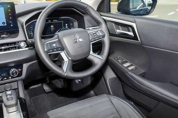 2025 Mitsubishi Outlander Aspire ZM thumb-17