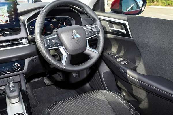 2026 Mitsubishi Outlander LS ZM thumb-17
