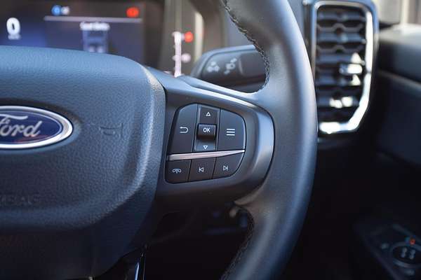 2025 Ford Everest Trend 2.0L thumb-26